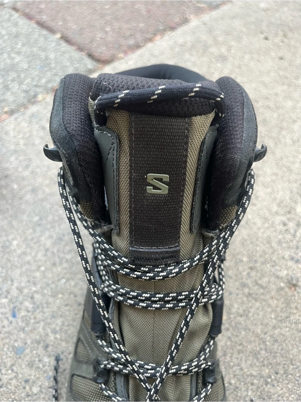 Men Salomon Boots - Durable All-Terrain Support Size 11.5